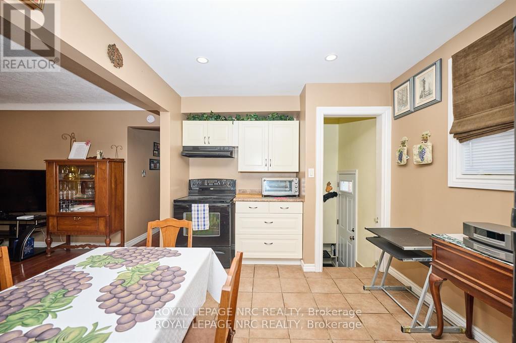 320 Morningstar Street, Welland (Lincoln/crowland), Ontario  L3B 5B3 - Photo 15 - X12747932