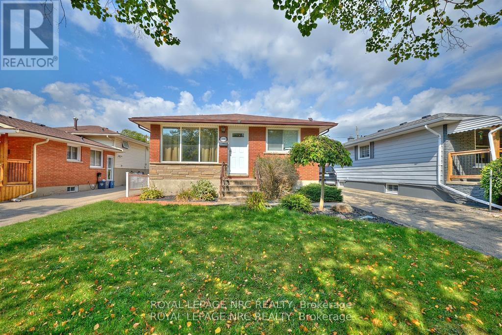 320 Morningstar Street, Welland (Lincoln/crowland), Ontario  L3B 5B3 - Photo 2 - X12747932