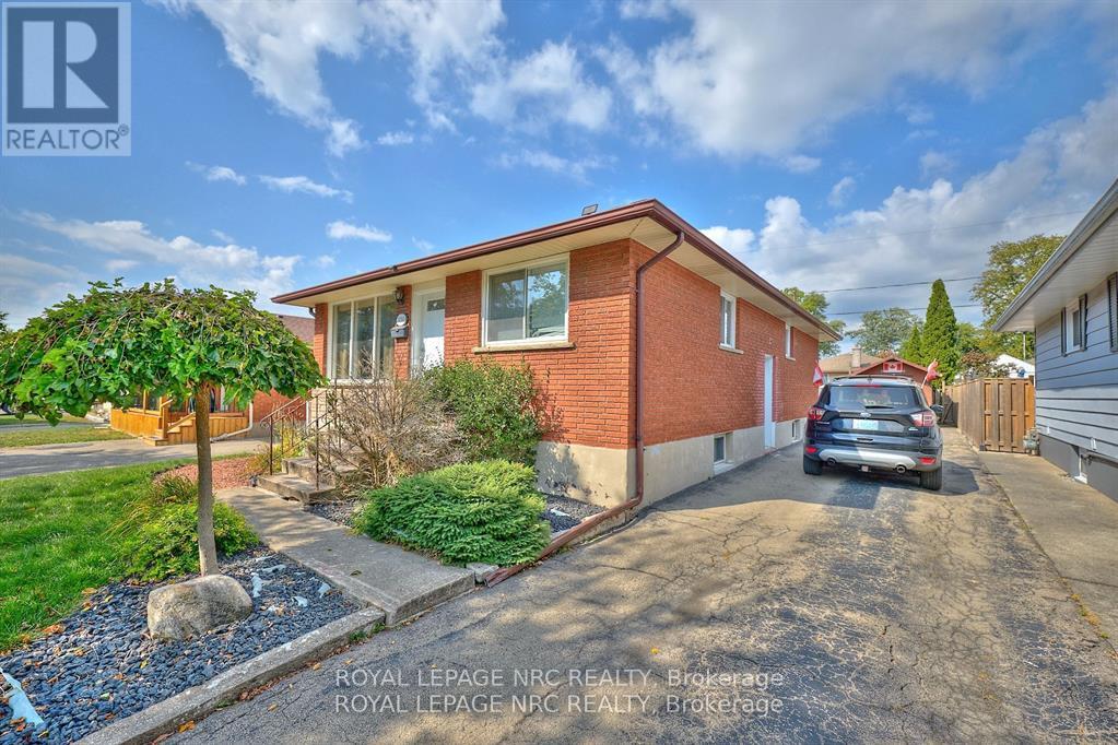 320 Morningstar Street, Welland (Lincoln/crowland), Ontario  L3B 5B3 - Photo 4 - X12747932