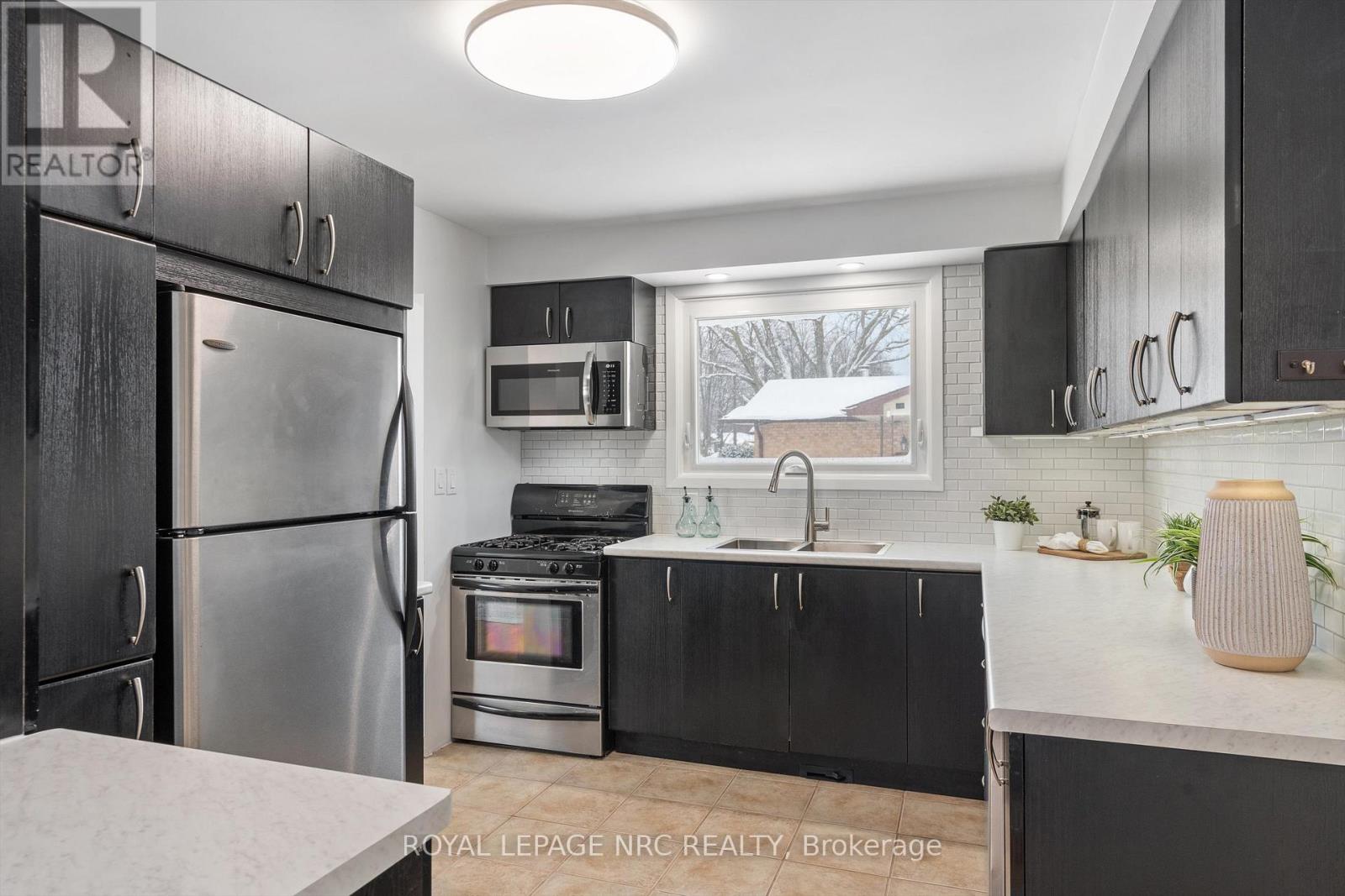 7952 Tad Street, Niagara Falls (West Wood), Ontario  L2H 1H7 - Photo 10 - X12748014