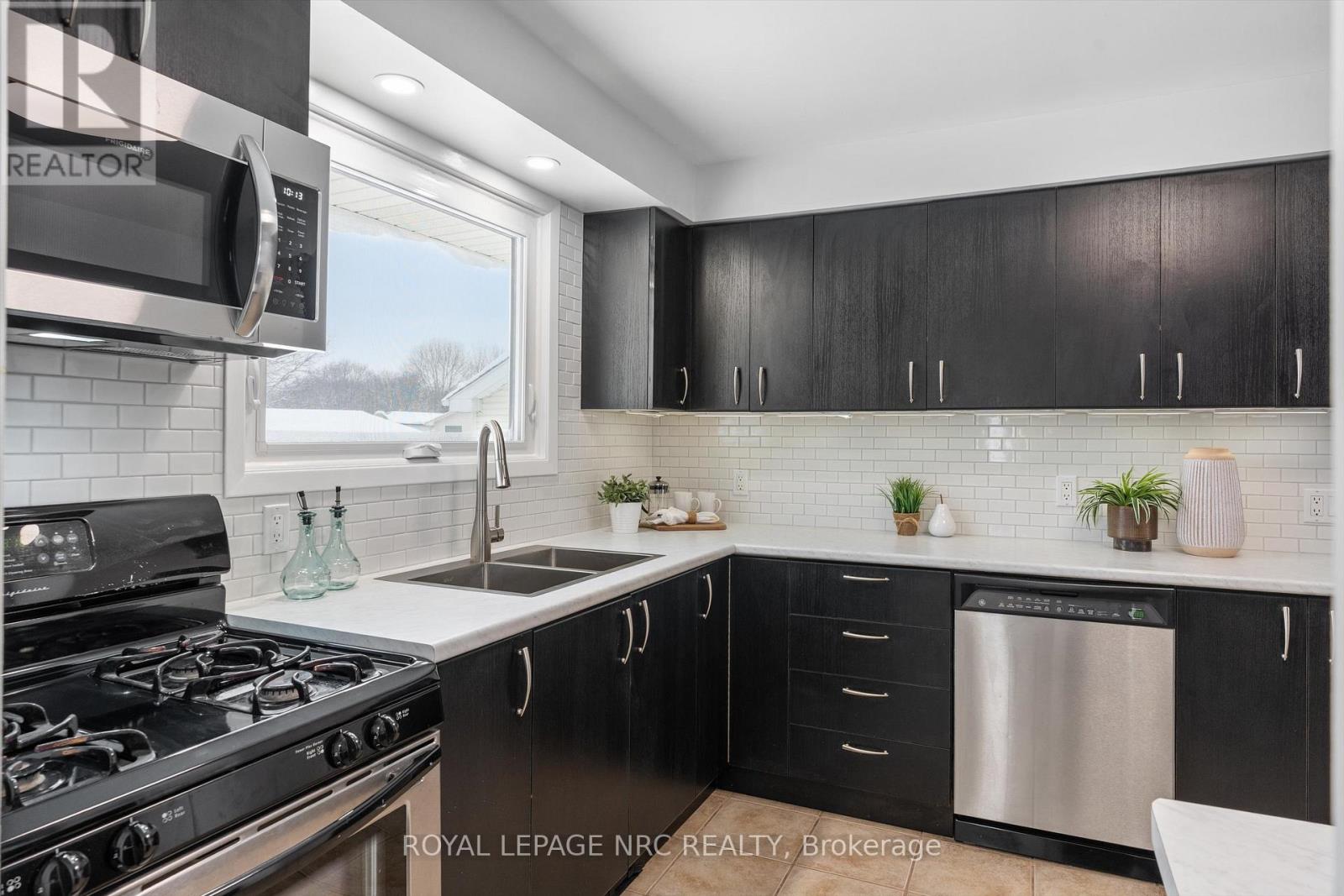 7952 Tad Street, Niagara Falls (West Wood), Ontario  L2H 1H7 - Photo 12 - X12748014