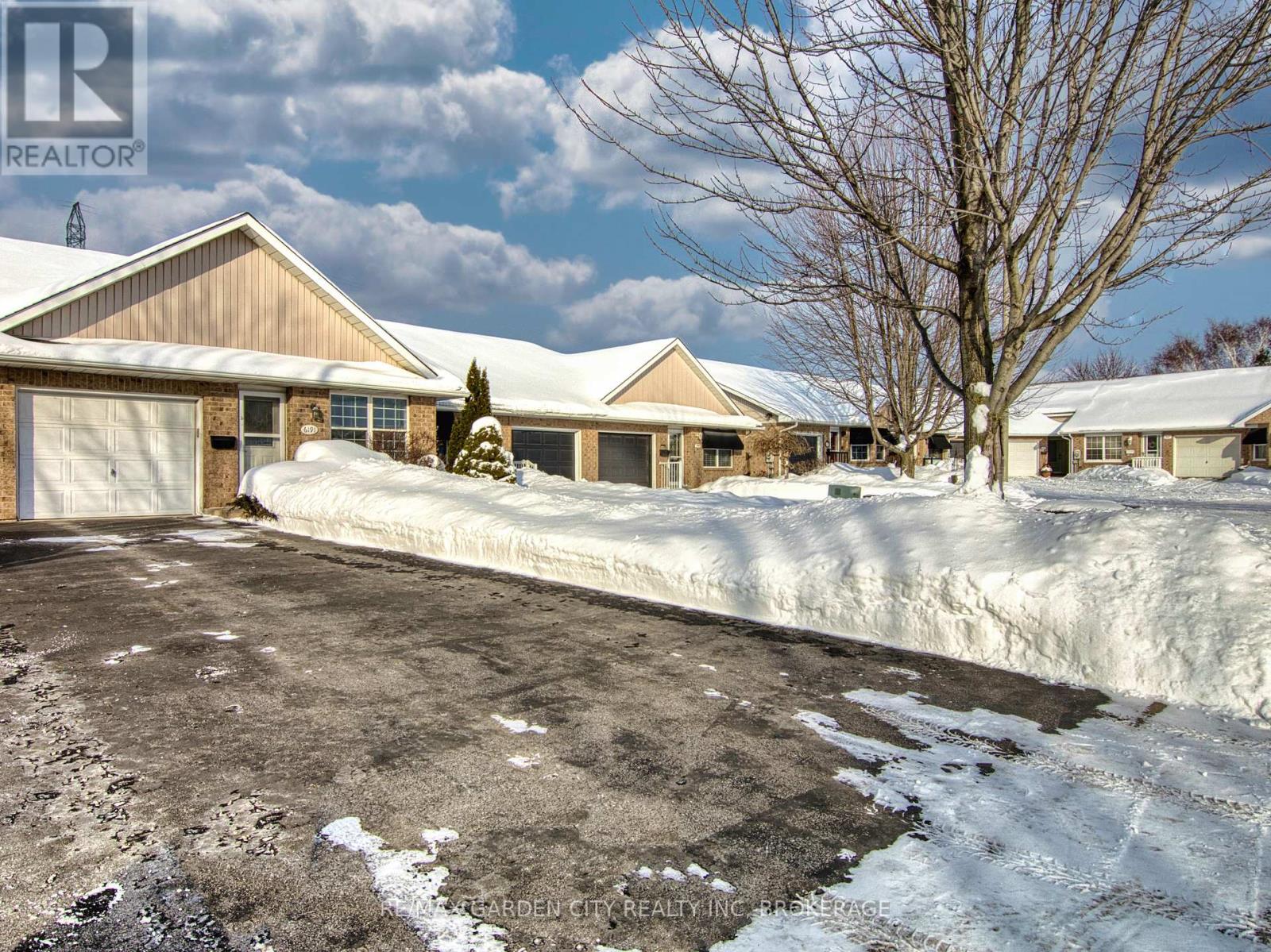 6191 Shane Crescent, Niagara Falls, Ontario  L2J 4K9 - Photo 2 - X12748082