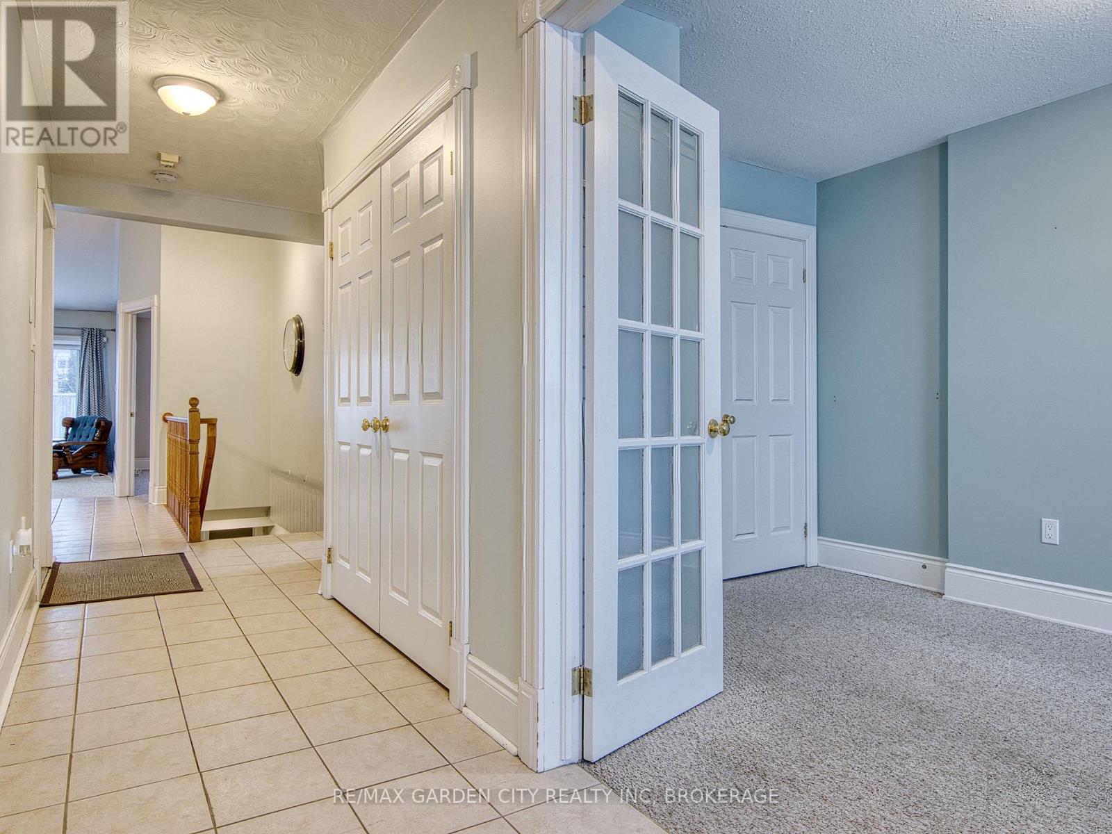 6191 Shane Crescent, Niagara Falls, Ontario  L2J 4K9 - Photo 3 - X12748082