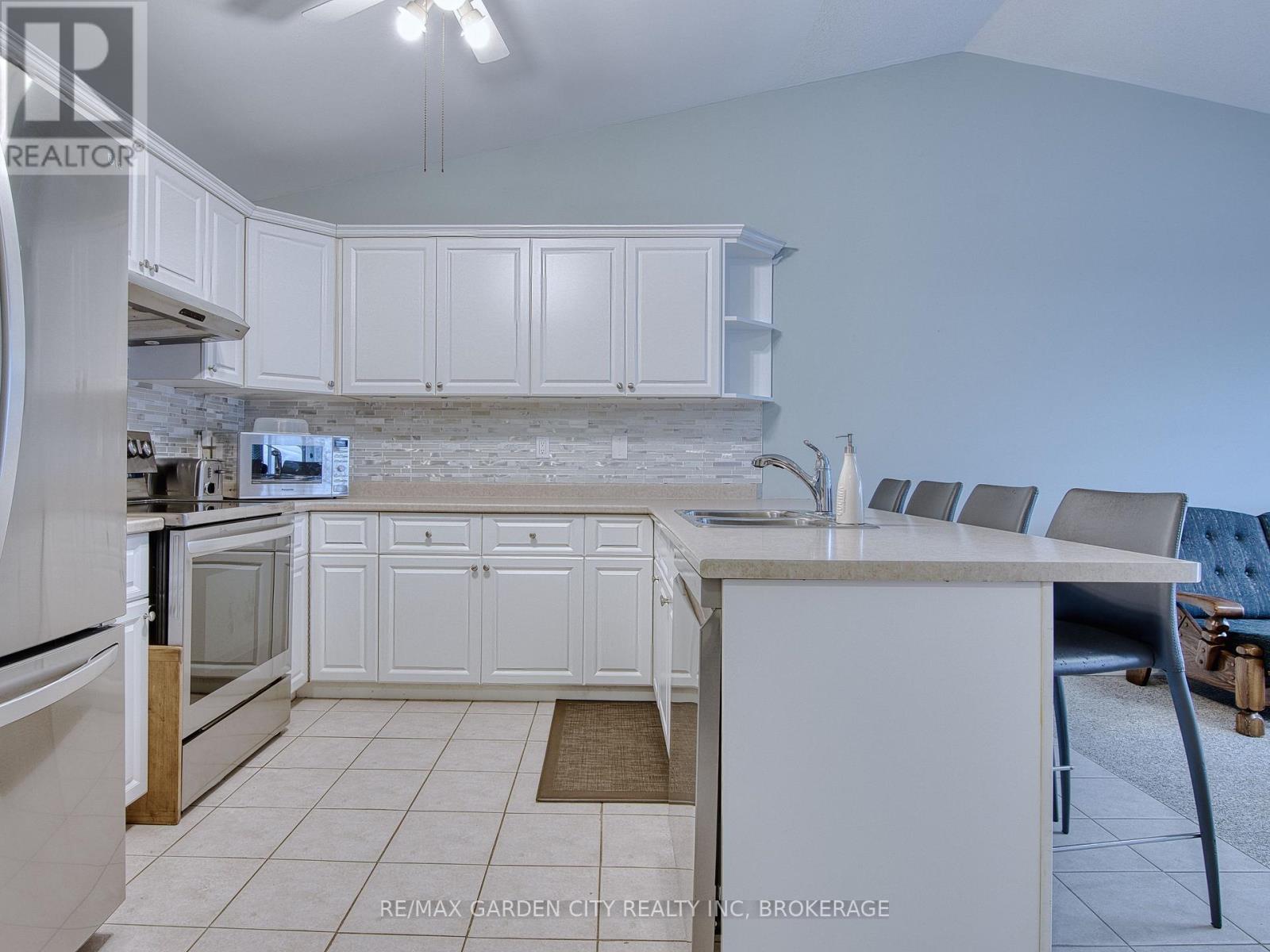 6191 Shane Crescent, Niagara Falls, Ontario  L2J 4K9 - Photo 9 - X12748082