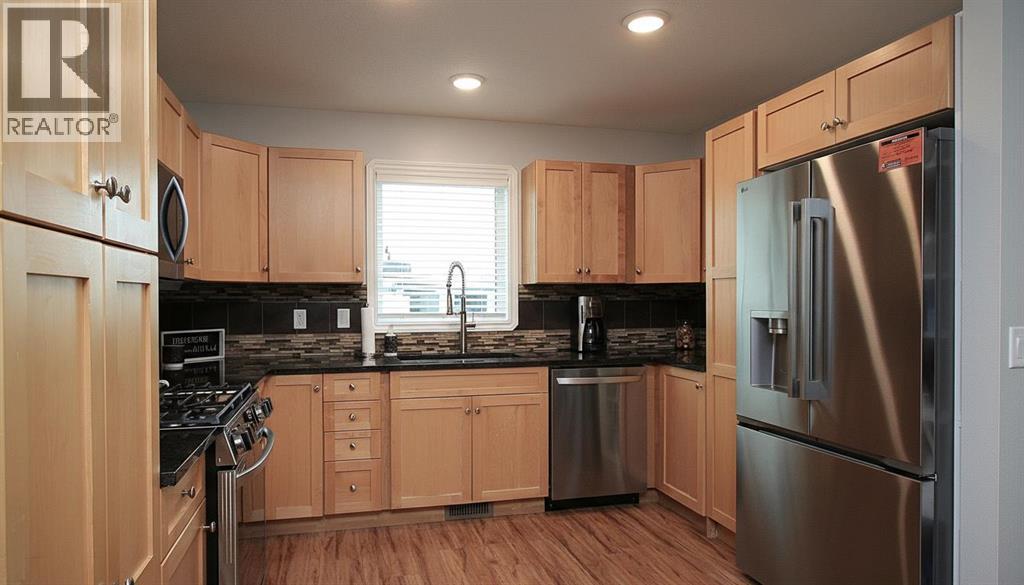 7514 40 Avenue, Camrose, Alberta  T4V 4C1 - Photo 11 - A2281912