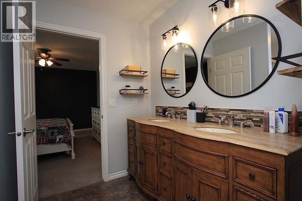 7514 40 Avenue, Camrose, Alberta  T4V 4C1 - Photo 20 - A2281912