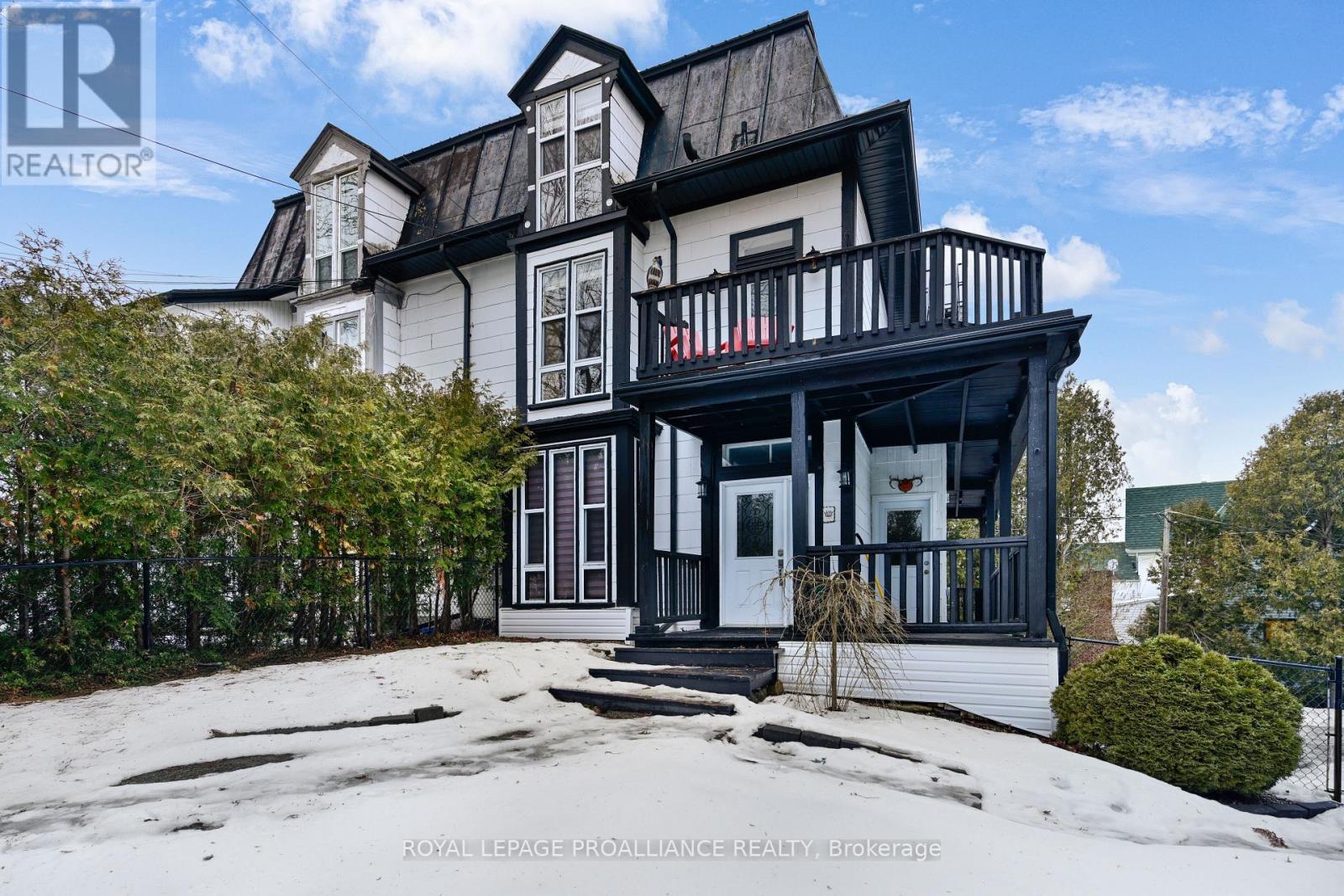 372 King Street W, Brockville, Ontario  K6V 3S6 - Photo 2 - X12748006