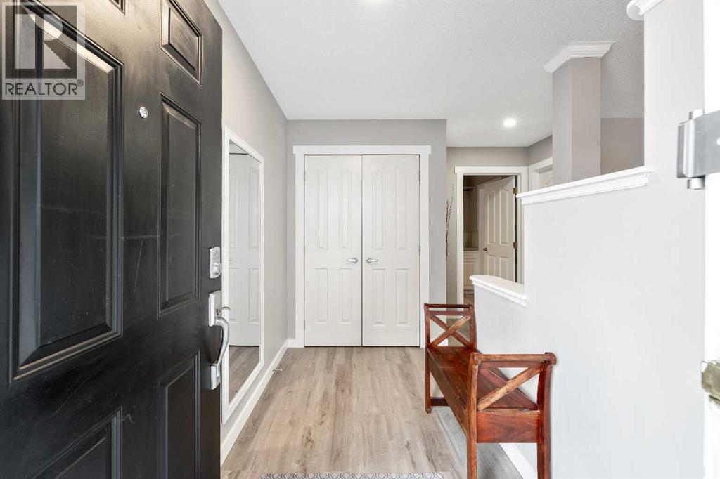 9 Hidden Valley Crescent Nw, Calgary, Alberta  T3A 4Z3 - Photo 3 - A2282421