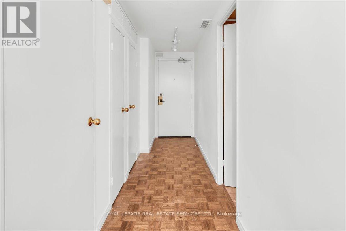 1005 - 190 St George Street, Toronto, Ontario  M5R 2N4 - Photo 7 - C12747868