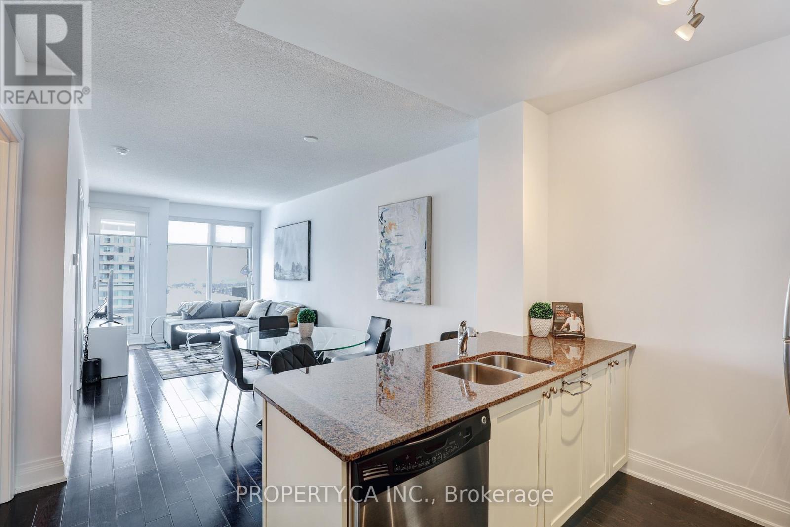 3712 - 2191 Yonge Street, Toronto, Ontario  M4S 3H8 - Photo 2 - C12747968