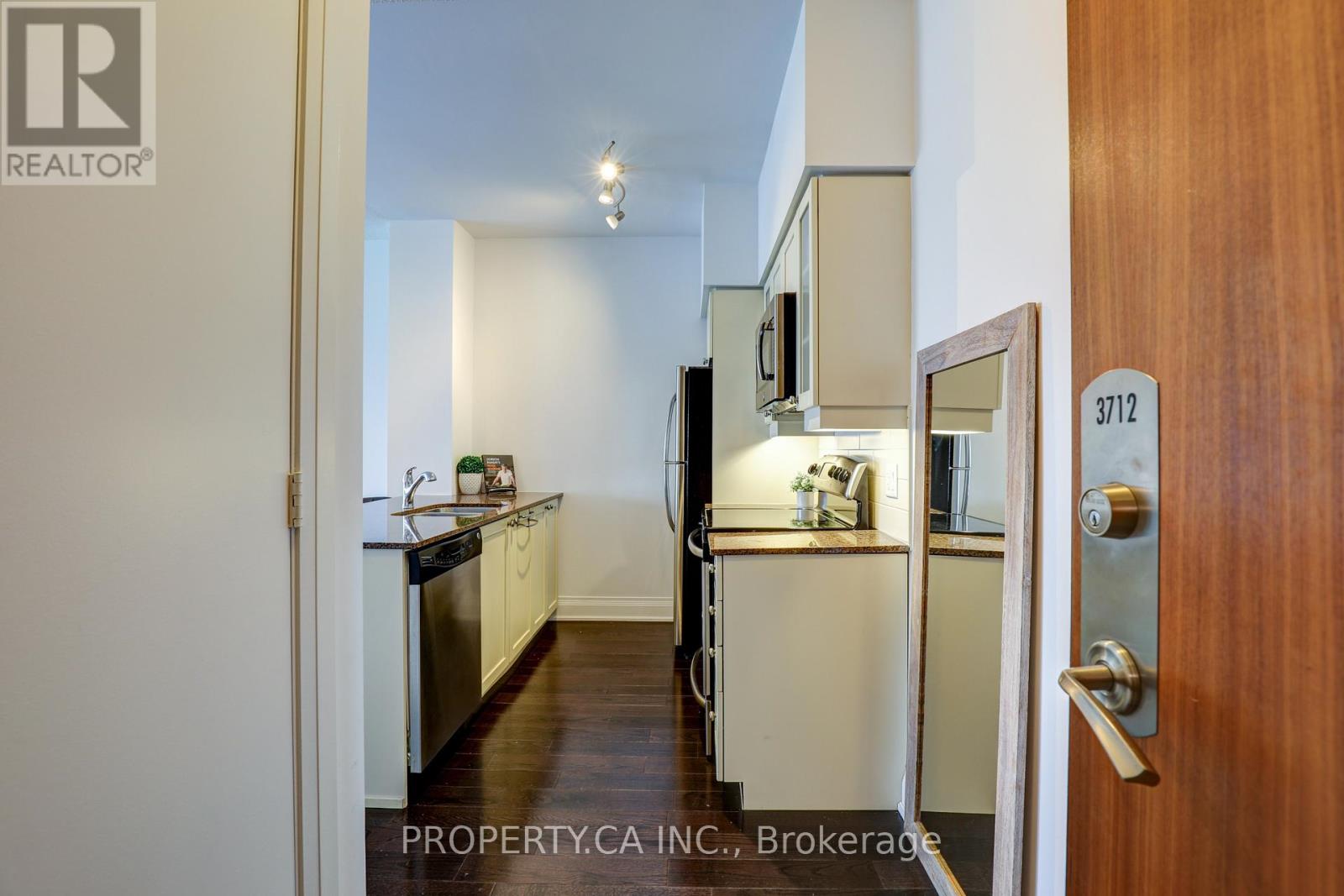 3712 - 2191 Yonge Street, Toronto, Ontario  M4S 3H8 - Photo 3 - C12747968