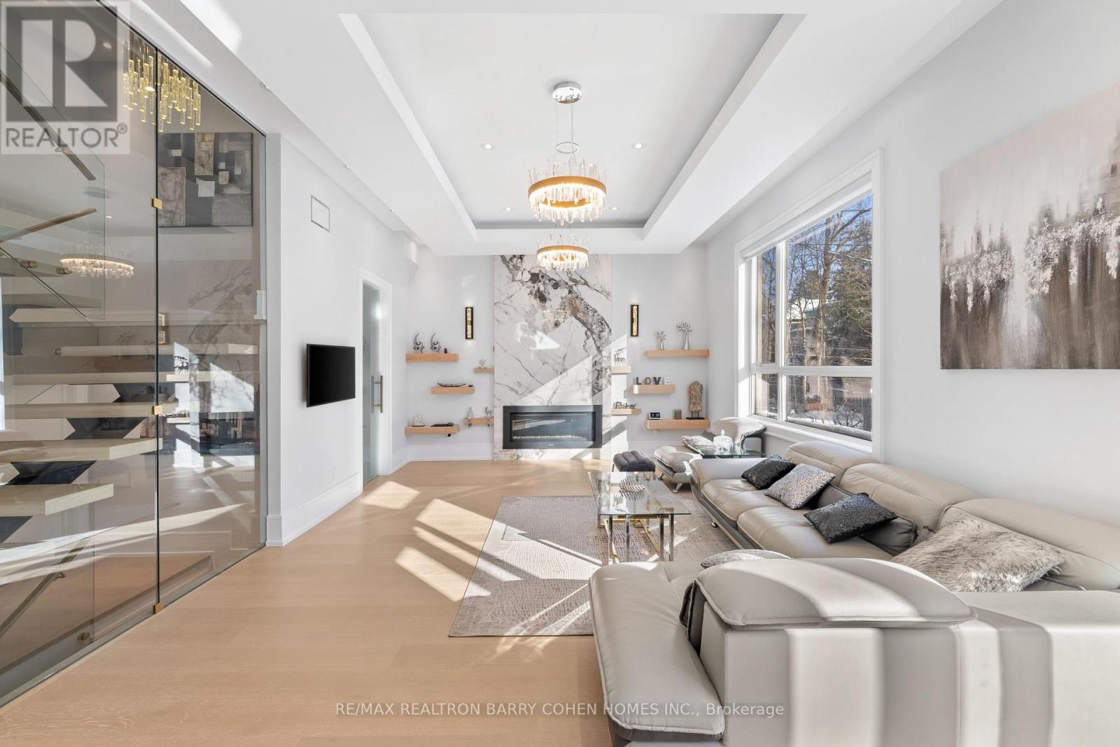 615 Briar Hill Avenue, Toronto, Ontario  M5N 1N4 - Photo 2 - C12748036