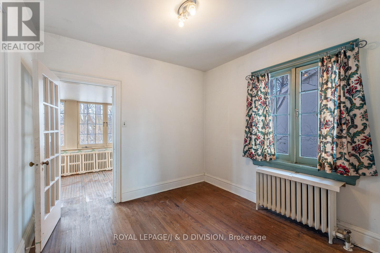 64 Heathdale Road, Toronto, Ontario  M6C 1M8 - Photo 18 - C12748118