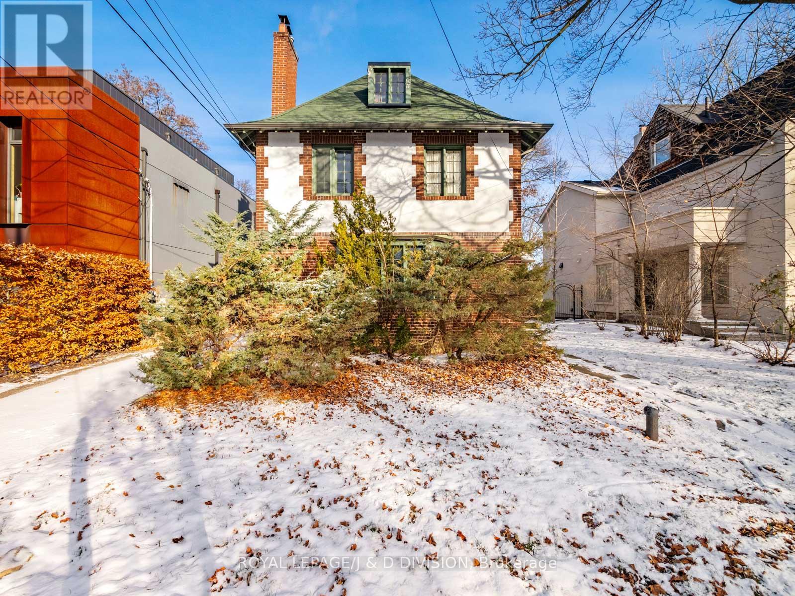 64 Heathdale Road, Toronto, Ontario  M6C 1M8 - Photo 2 - C12748118