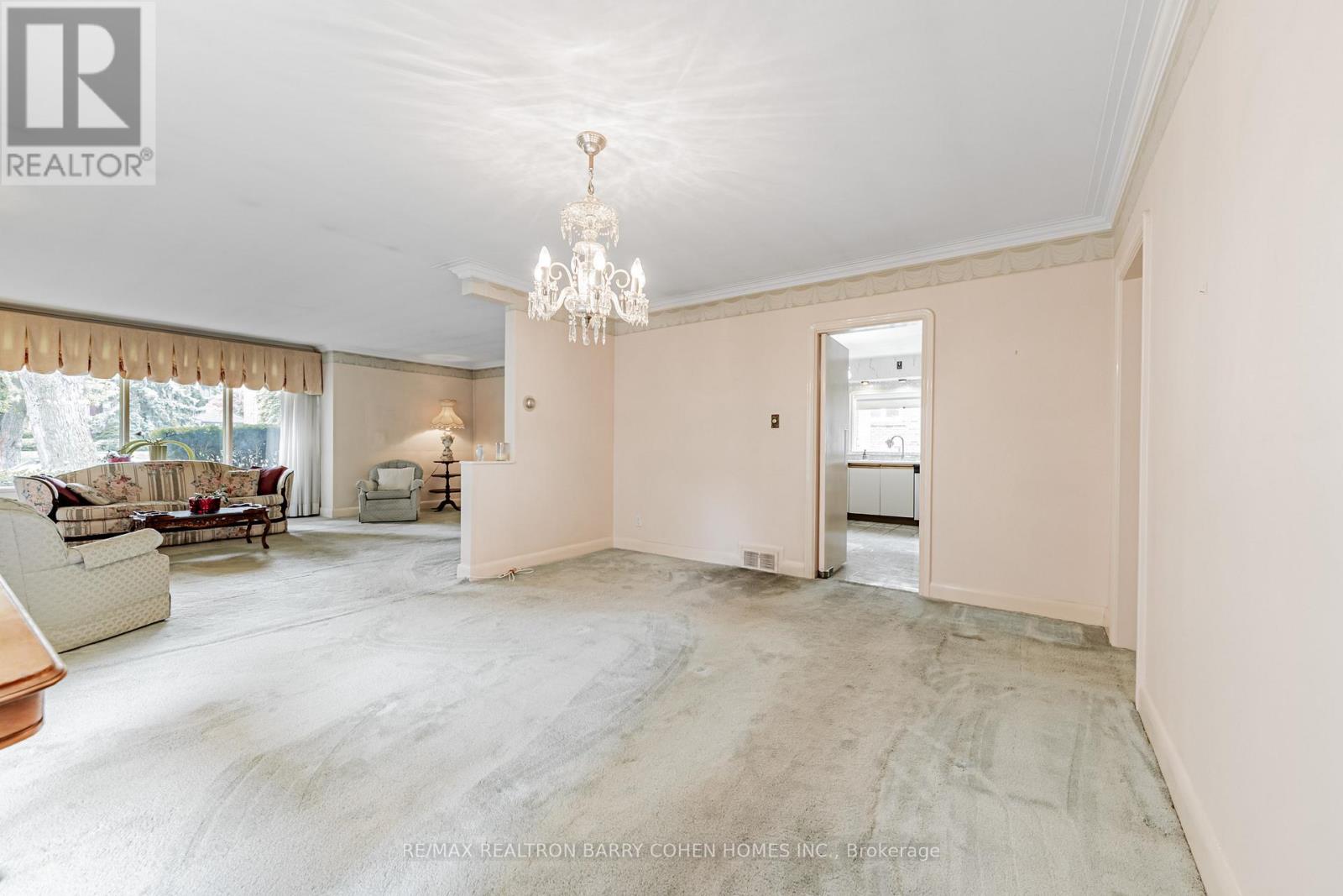 200 Cortleigh Boulevard, Toronto, Ontario  M5N 1P5 - Photo 7 - C12748128