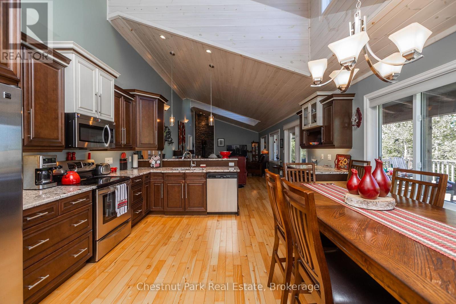 94 Zorra Drive, Northern Bruce Peninsula, Ontario  N0H 2R0 - Photo 20 - X12747832