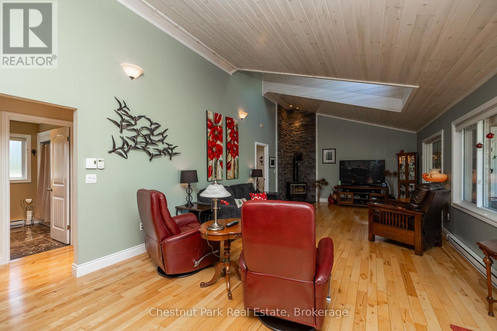 94 Zorra Drive, Northern Bruce Peninsula, Ontario  N0H 2R0 - Photo 24 - X12747832