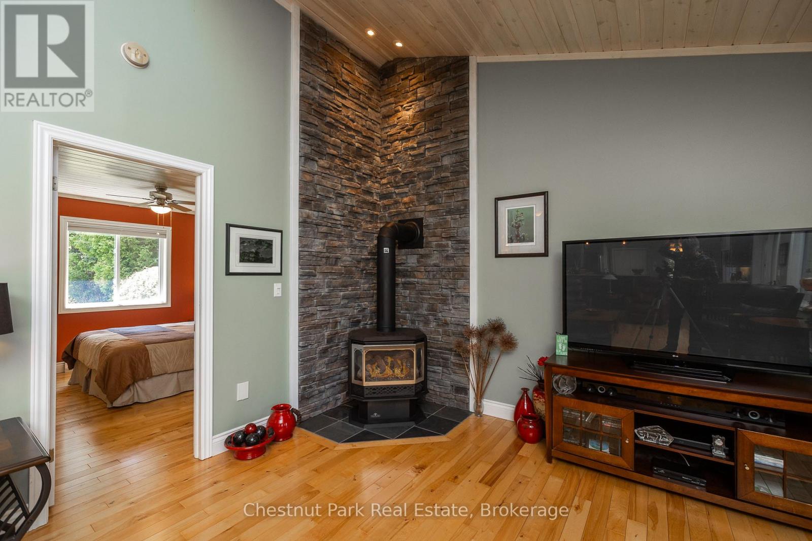 94 Zorra Drive, Northern Bruce Peninsula, Ontario  N0H 2R0 - Photo 28 - X12747832