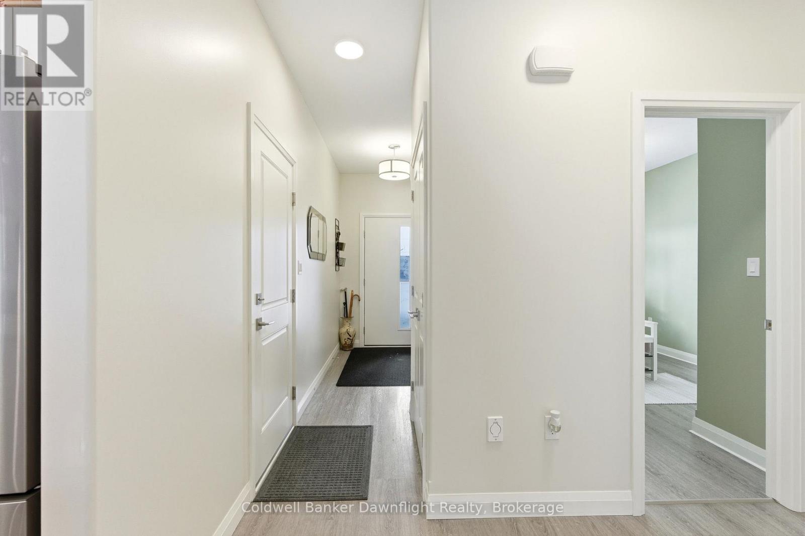 Photo 6 of 38 for 84 Rowe Avenue