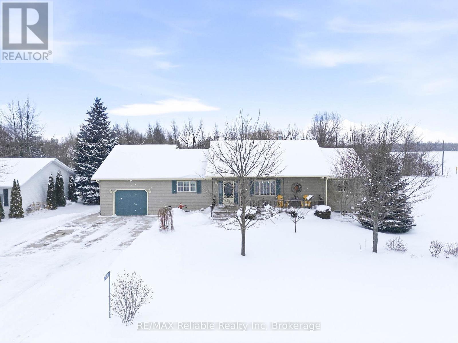 74767 Elm Crescent, Bluewater, Ontario  N0M 1G0 - Photo 1 - X12748092