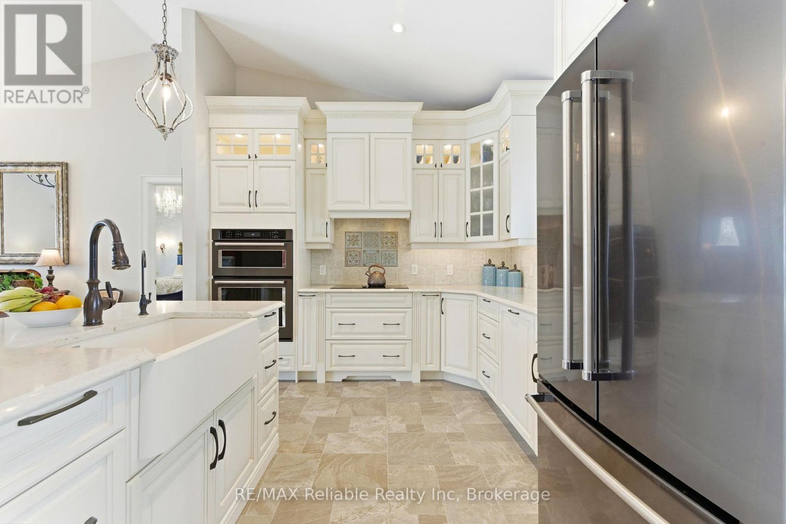 74767 Elm Crescent, Bluewater, Ontario  N0M 1G0 - Photo 21 - X12748092