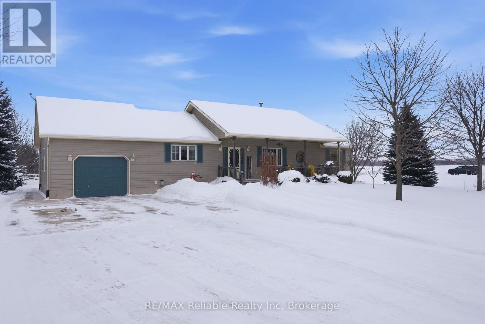 74767 Elm Crescent, Bluewater, Ontario  N0M 1G0 - Photo 4 - X12748092