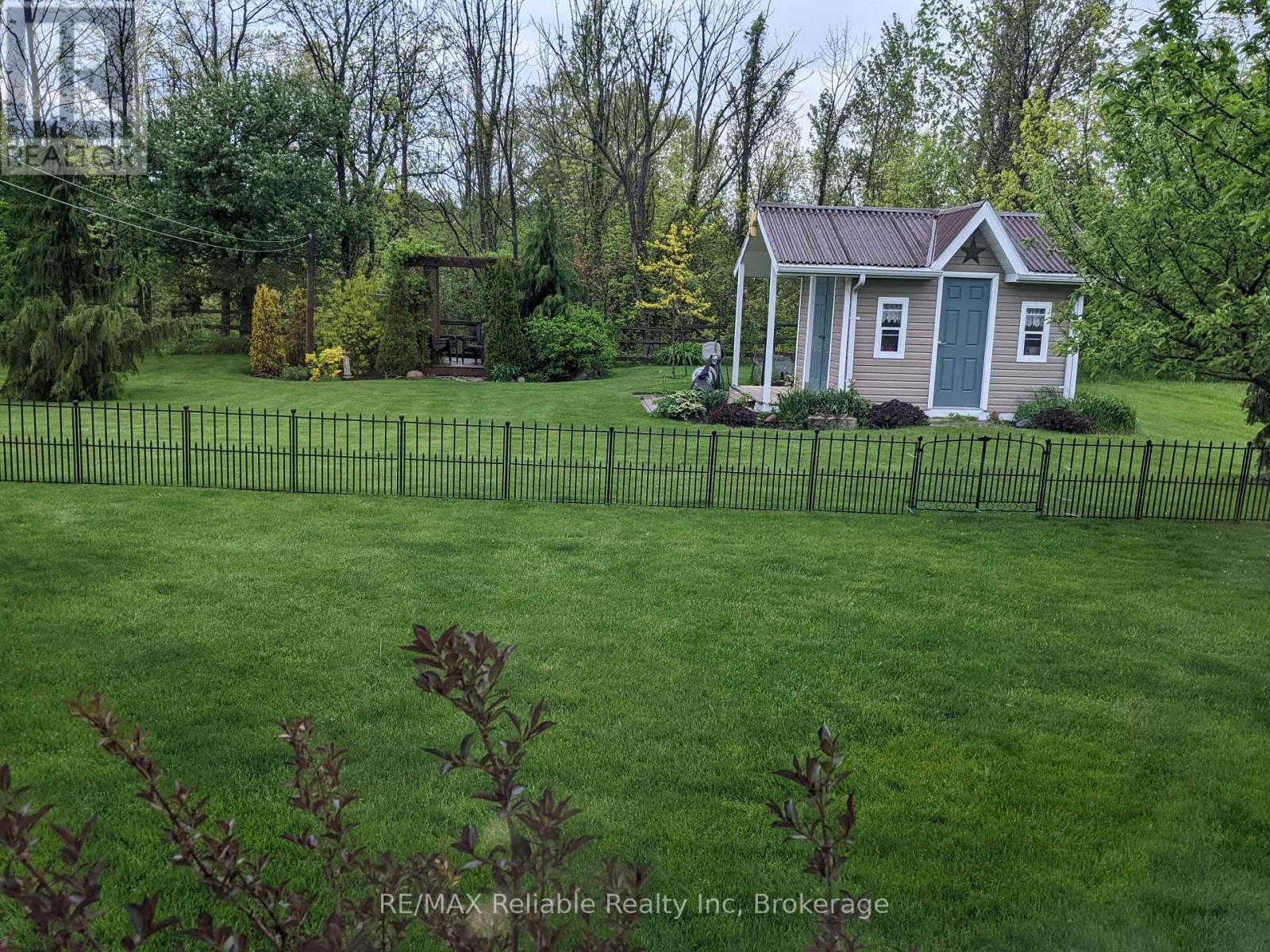 74767 Elm Crescent, Bluewater, Ontario  N0M 1G0 - Photo 9 - X12748092