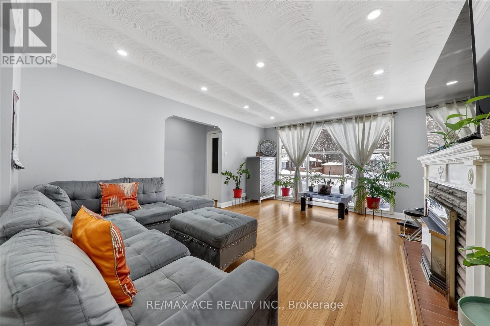 40 Brinloor Boulevard, Toronto, Ontario  M1M 1L5 - Photo 11 - E12747812