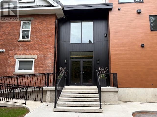 2 - 20 Alice Street E, Blue Mountains, Ontario  N0H 2P0 - Photo 3 - X12748094