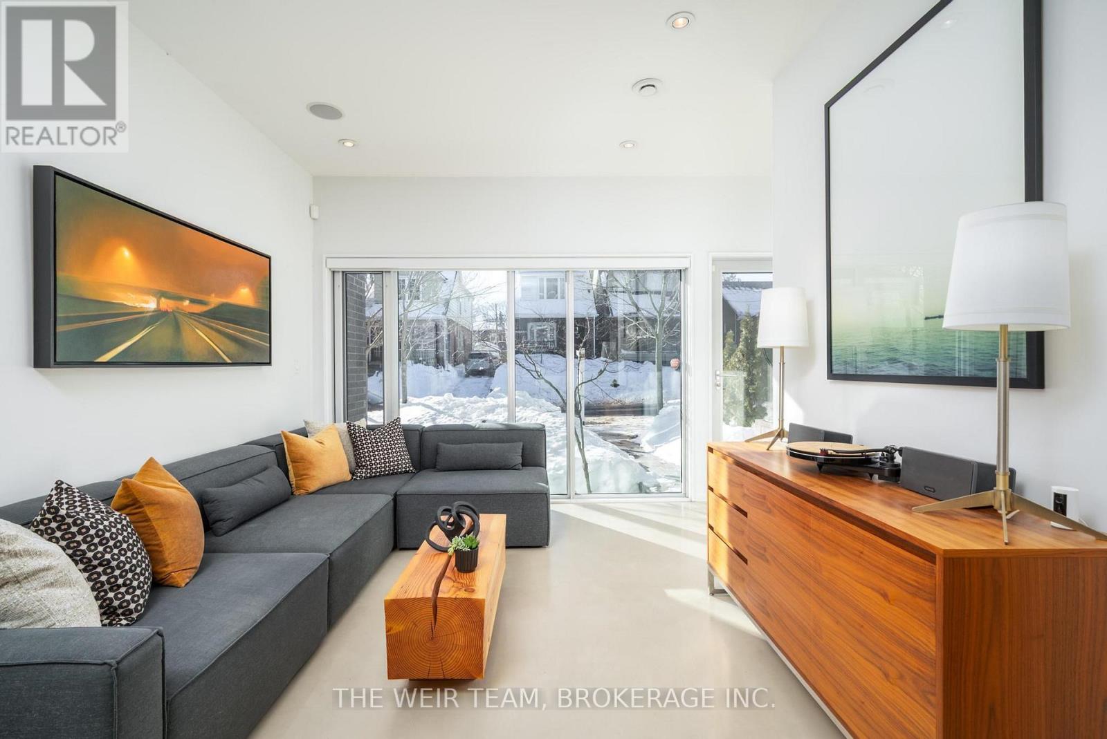 63 Wembley Drive, Toronto, Ontario  M4L 3C9 - Photo 4 - E12747906