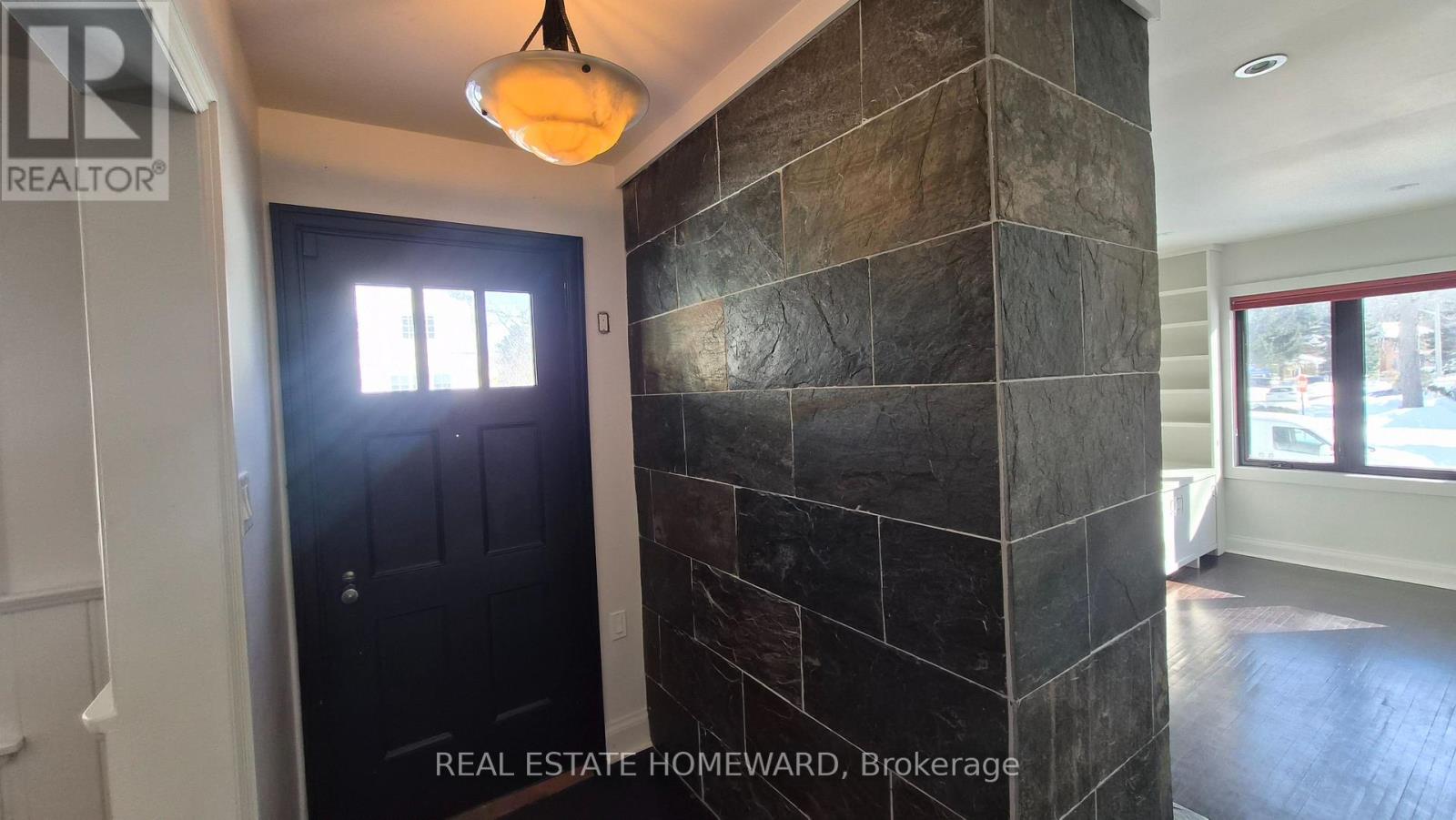 34 Wood Glen Road, Toronto (Birchcliffe-Cliffside), Ontario  M1N 2V9 - Photo 3 - E12747938