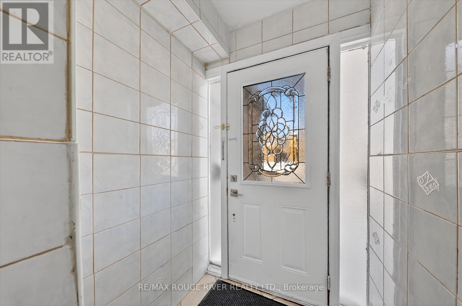 2 John Stoner Drive, Toronto, Ontario  M1B 3E7 - Photo 5 - E12748024