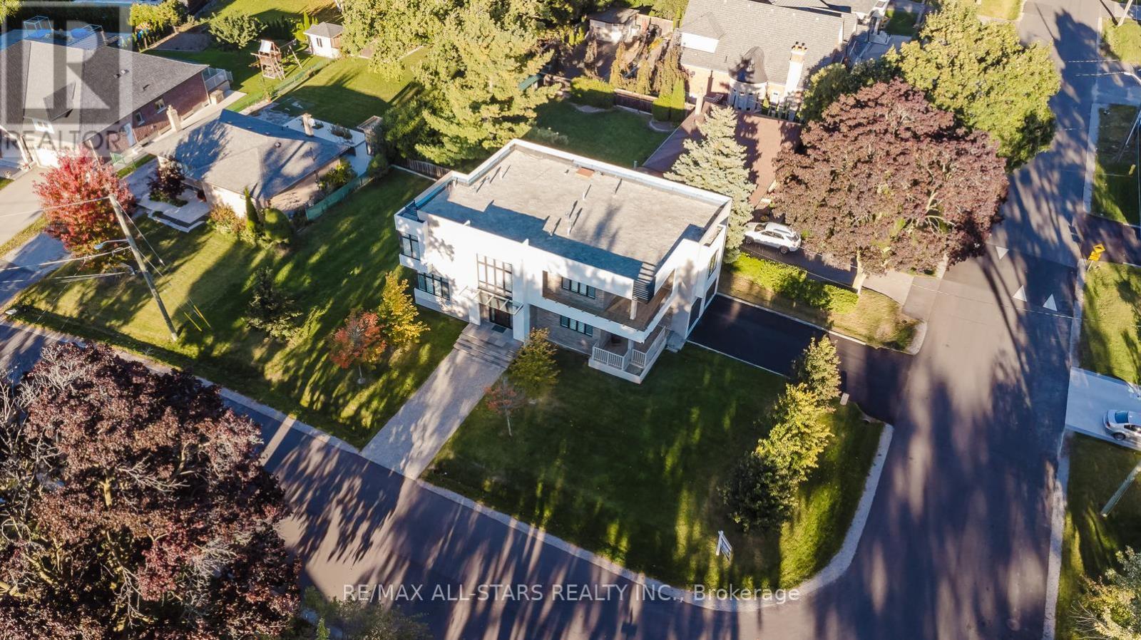 26 LANCER DRIVE, Vaughan, Ontario