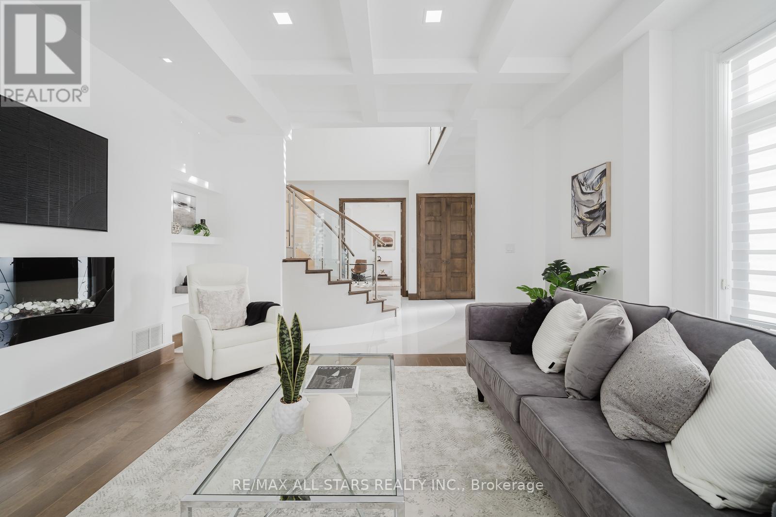 26 Lancer Drive, Vaughan, Ontario  L6A 1E1 - Photo 6 - N12747808