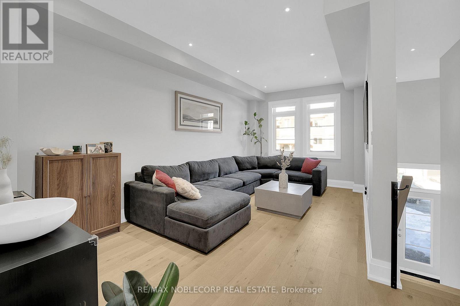 93 Sandwell Street, Vaughan, Ontario  L4H 4R2 - Photo 10 - N12747816