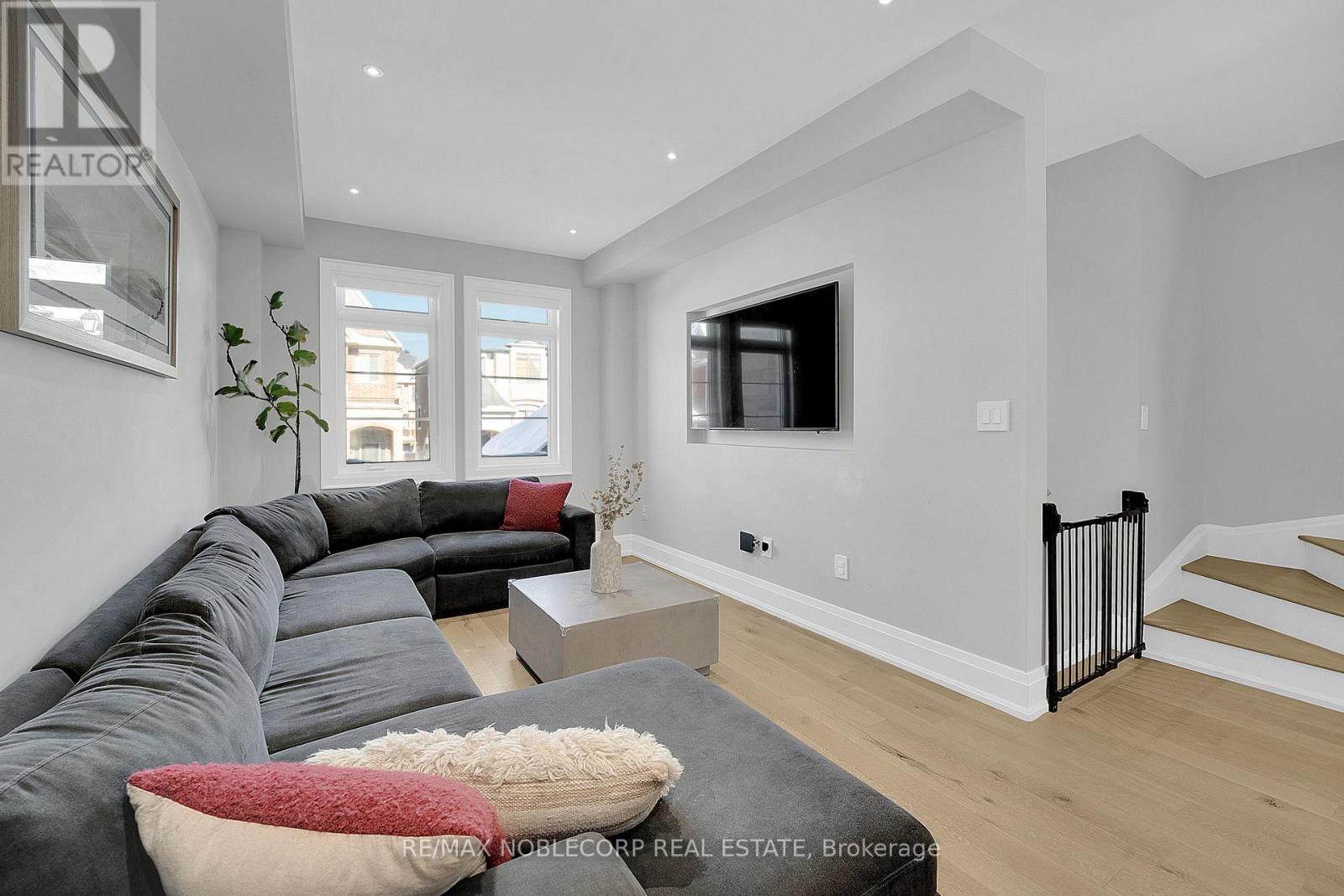 93 Sandwell Street, Vaughan, Ontario  L4H 4R2 - Photo 11 - N12747816