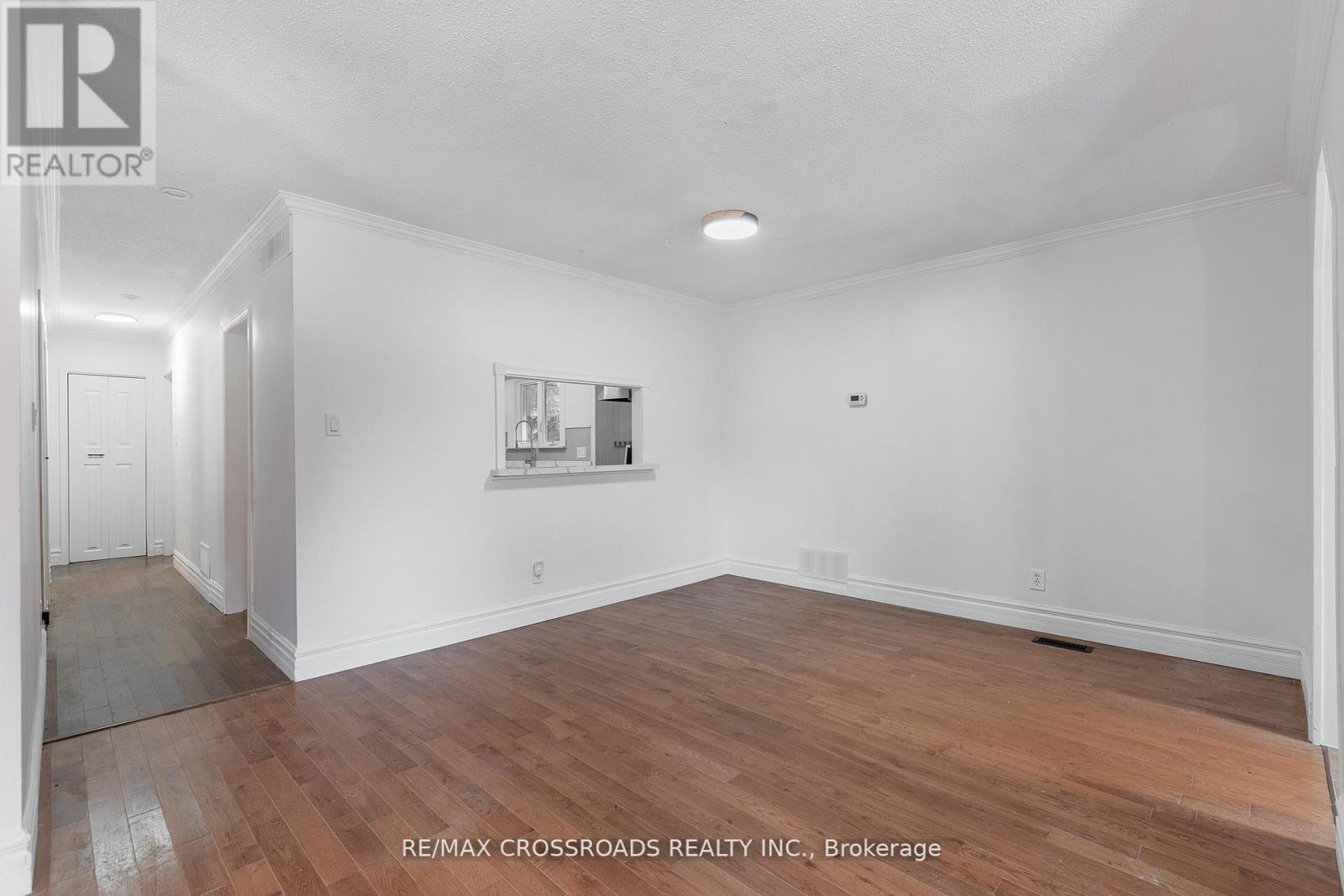 324 Tampa Drive, Georgina, Ontario  L4P 3A4 - Photo 10 - N12747940