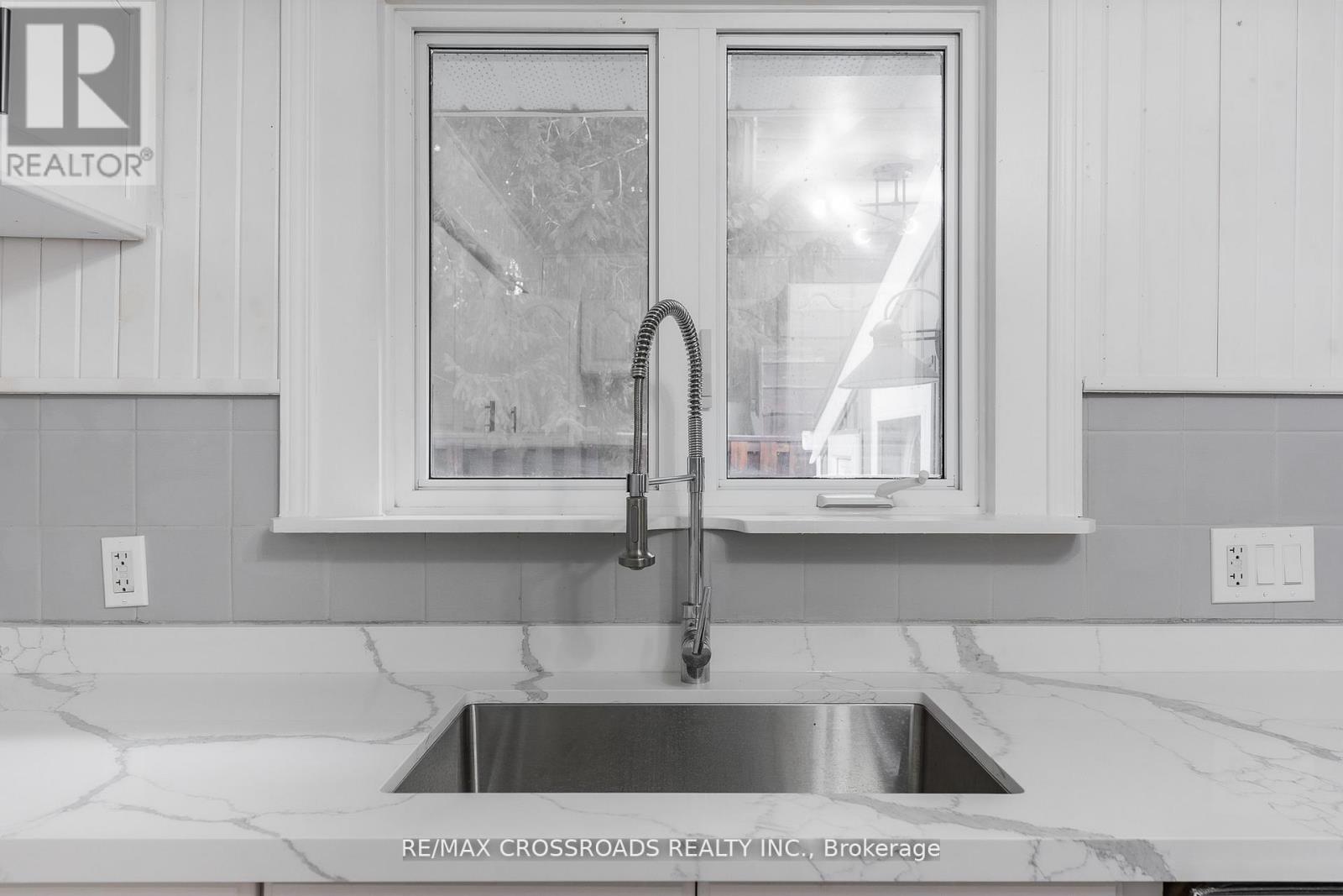 324 Tampa Drive, Georgina, Ontario  L4P 3A4 - Photo 14 - N12747940