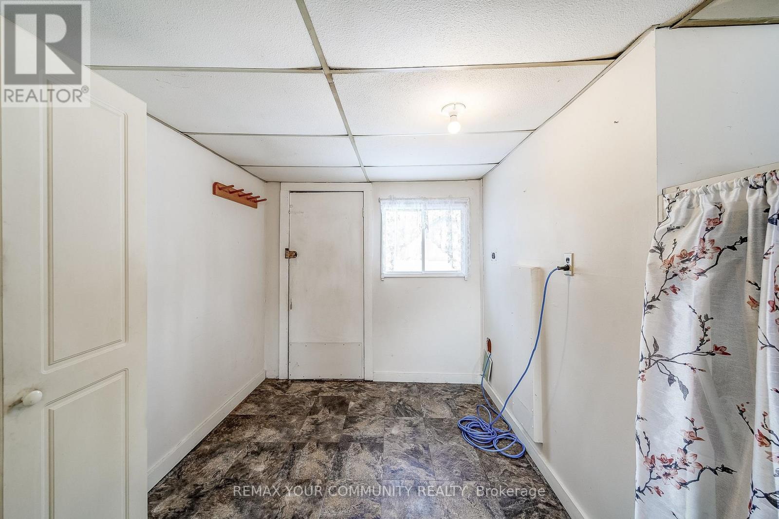 280 Pasadena Drive, Georgina, Ontario  L4P 2Y9 - Photo 10 - N12747956