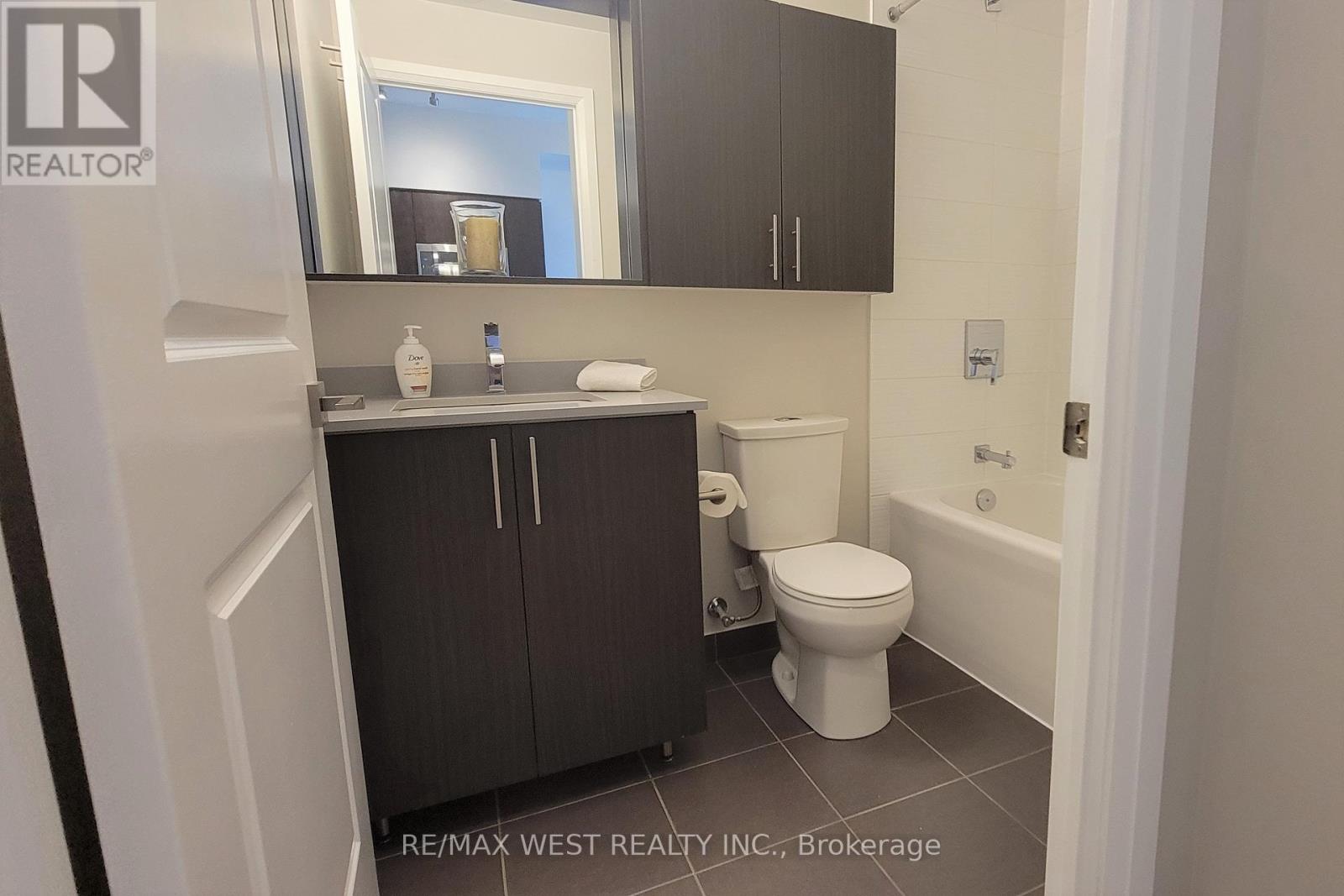 318 - 3600 Hwy 7 Road, Vaughan, Ontario  L4L 0G7 - Photo 20 - N12748008