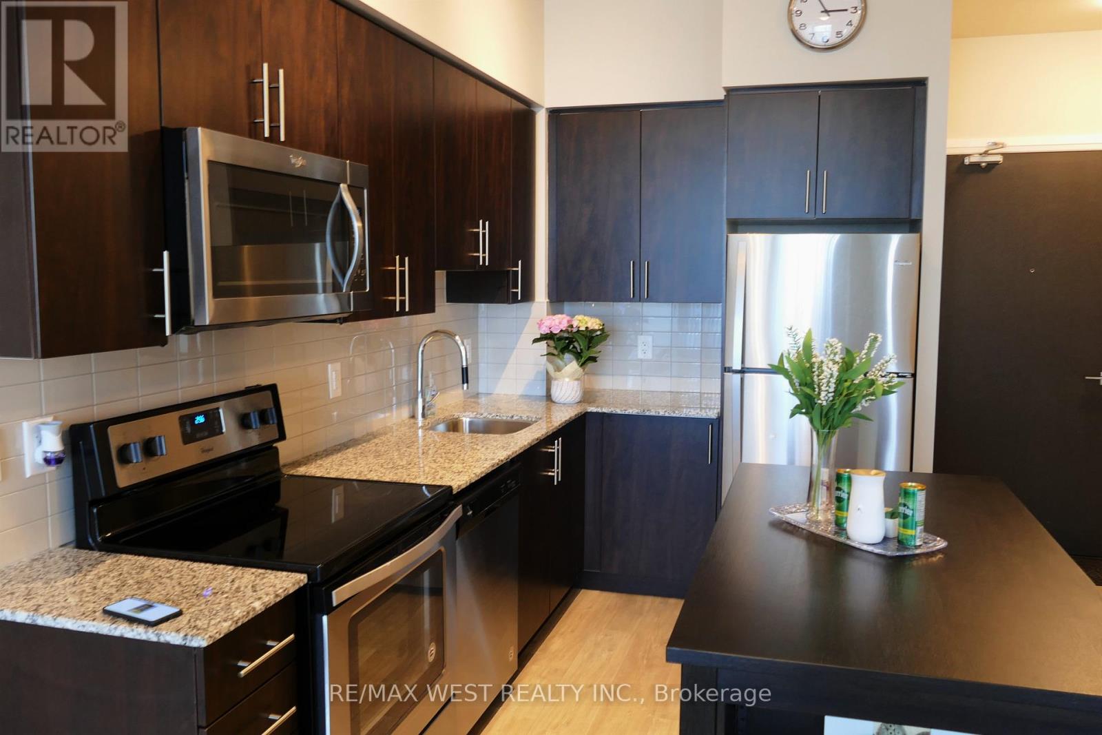 318 - 3600 Hwy 7 Road, Vaughan, Ontario  L4L 0G7 - Photo 9 - N12748008