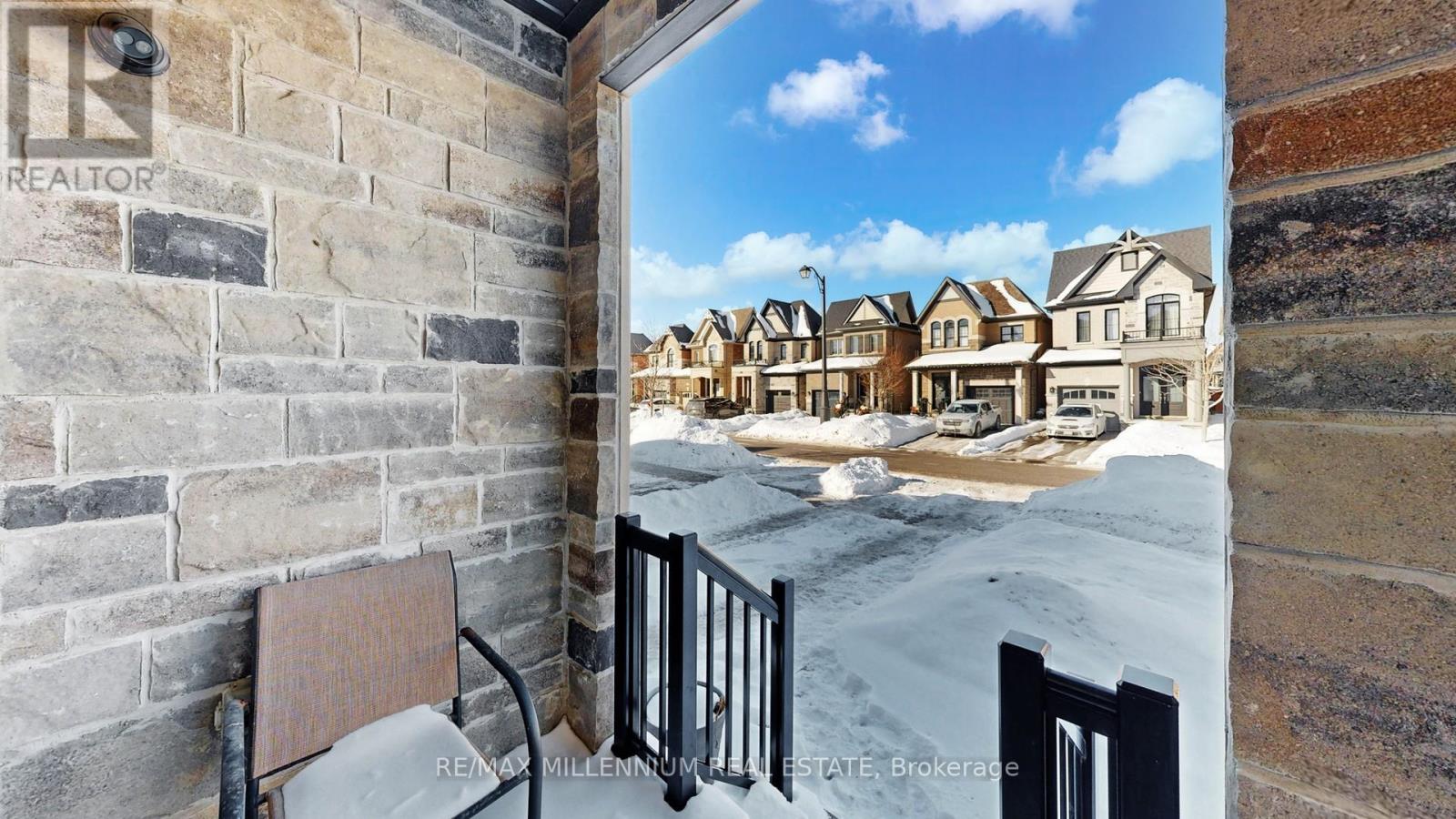 53 Zenith Avenue, Vaughan, Ontario  L4H 4L1 - Photo 3 - N12748018