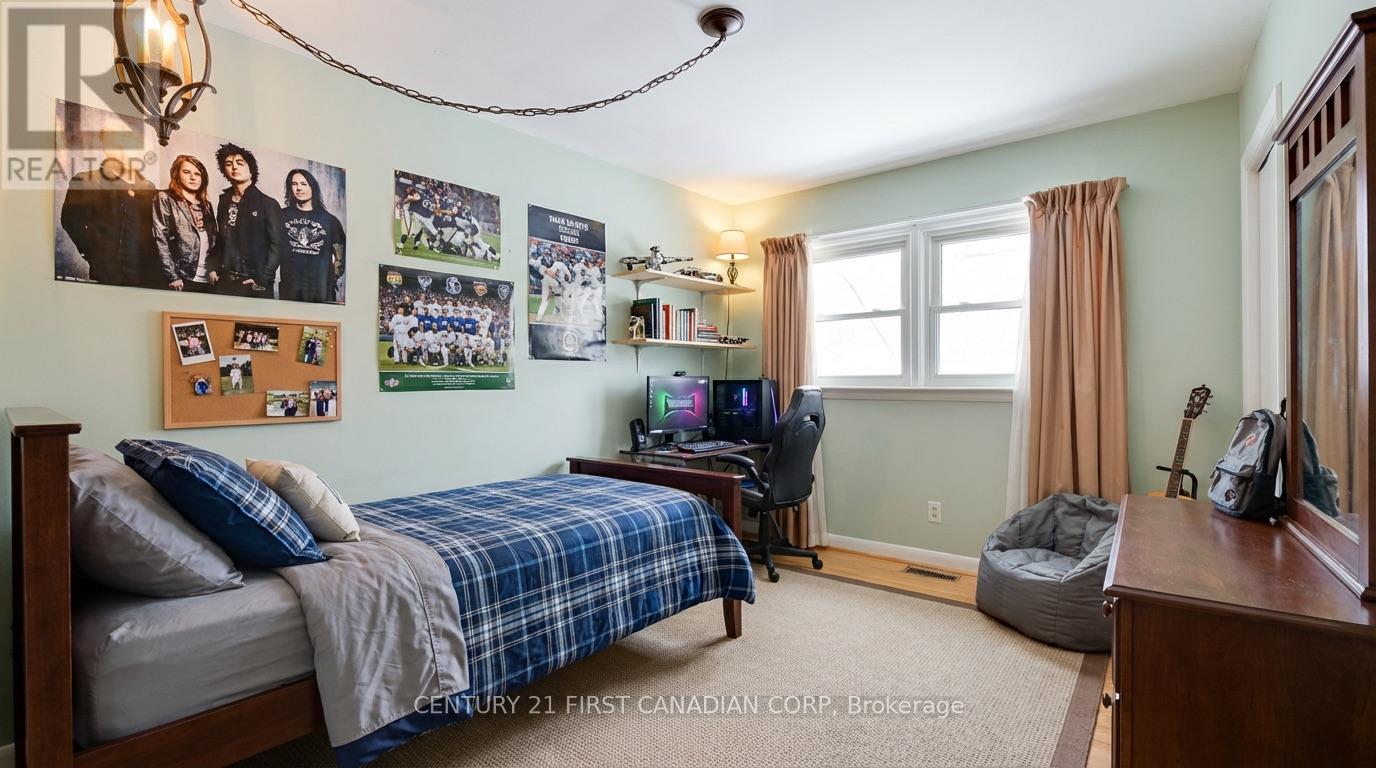 54 Algonquin Crescent, London East, Ontario  N5W 1N4 - Photo 24 - X12747380