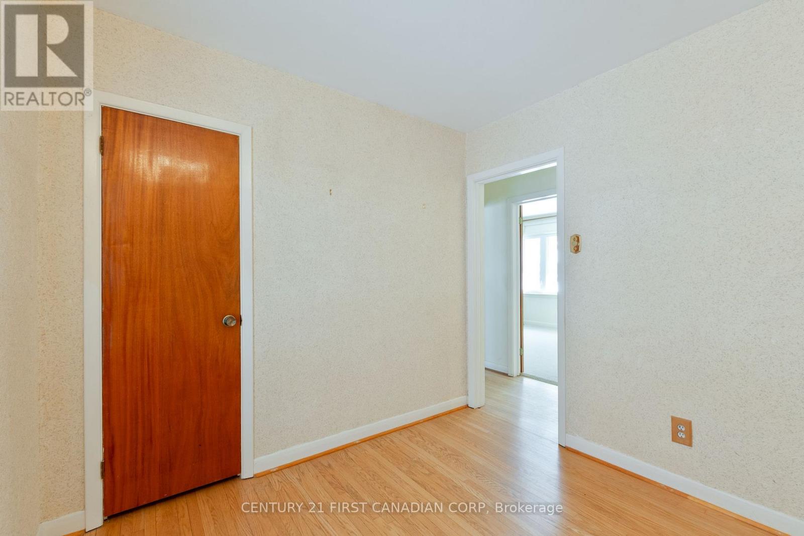 54 Algonquin Crescent, London East, Ontario  N5W 1N4 - Photo 28 - X12747380