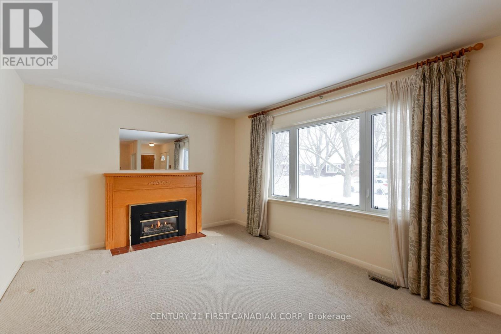 54 Algonquin Crescent, London East, Ontario  N5W 1N4 - Photo 12 - X12747380