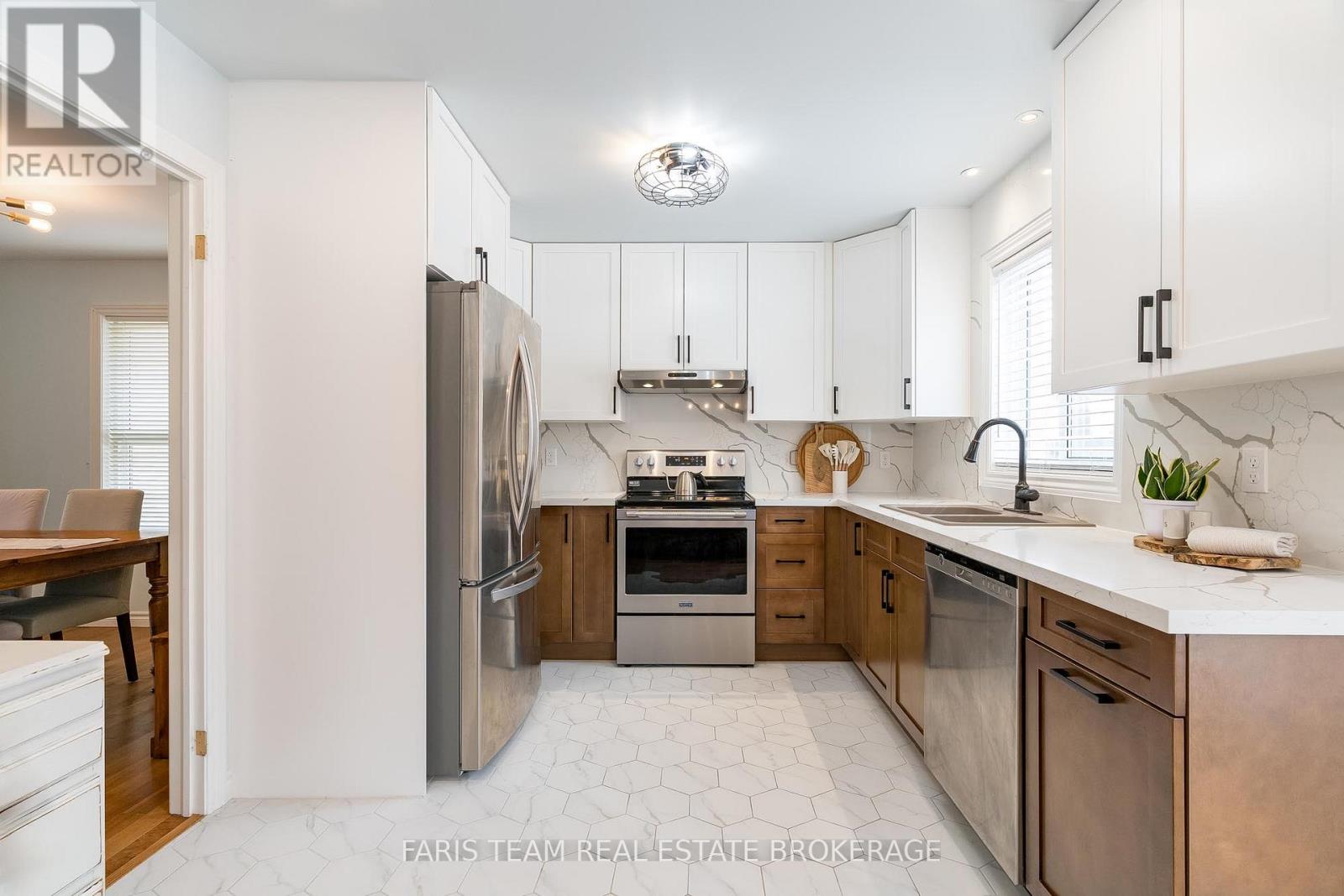 43 Dunnett Drive, Barrie (Ardagh), Ontario  L4N 0J7 - Photo 6 - S12747996