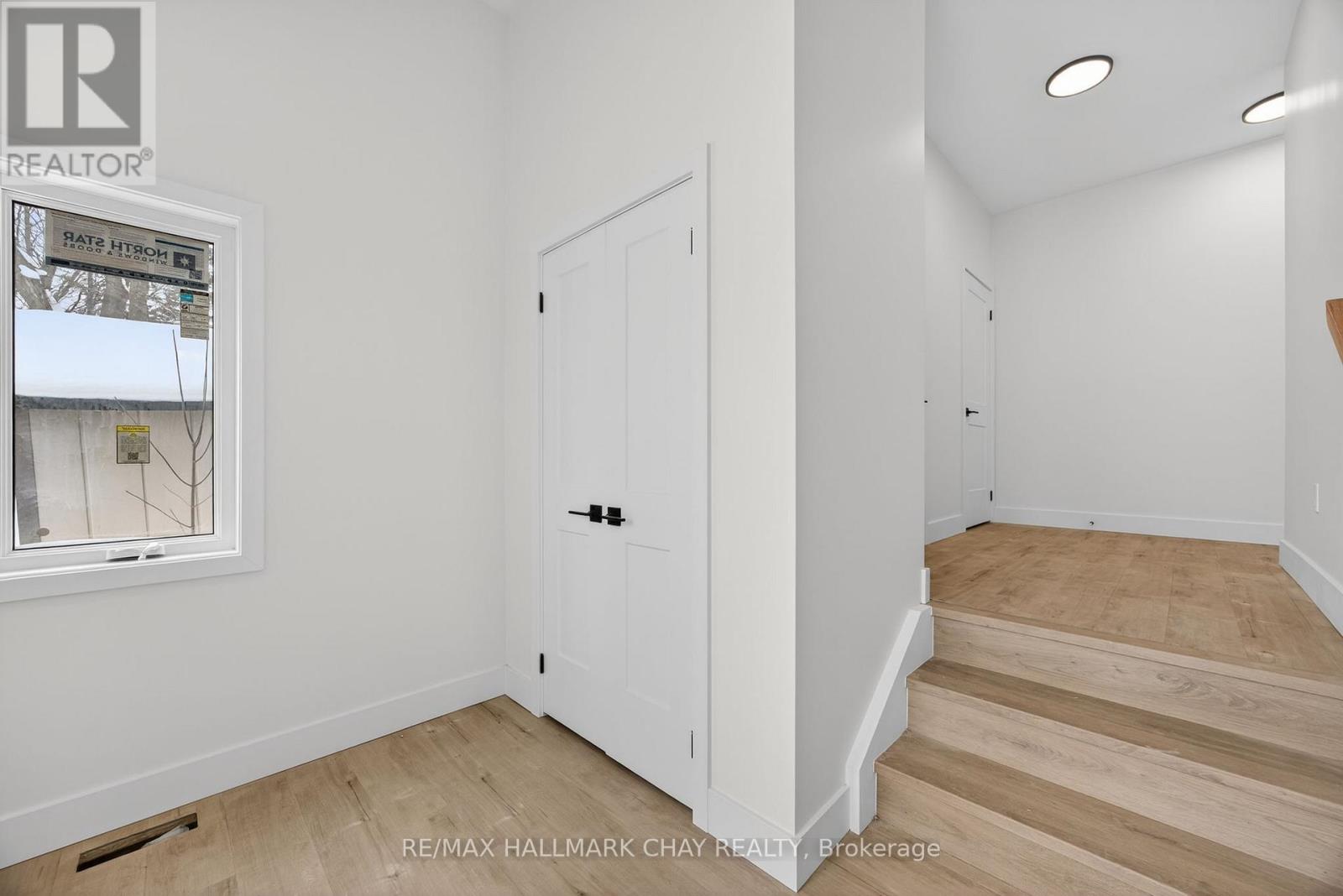 28 Rose Avenue, Orillia, Ontario L3V 6B4 - Photo 16 - S12748100