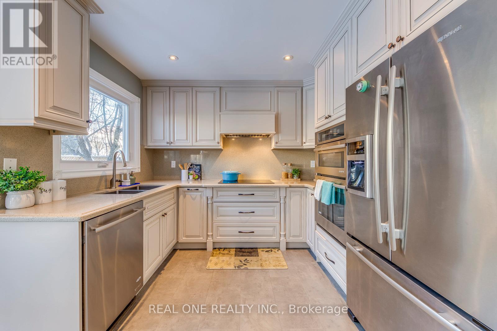 343 Northwood Drive, Oakville, Ontario  L6M 1M8 - Photo 15 - W12747780