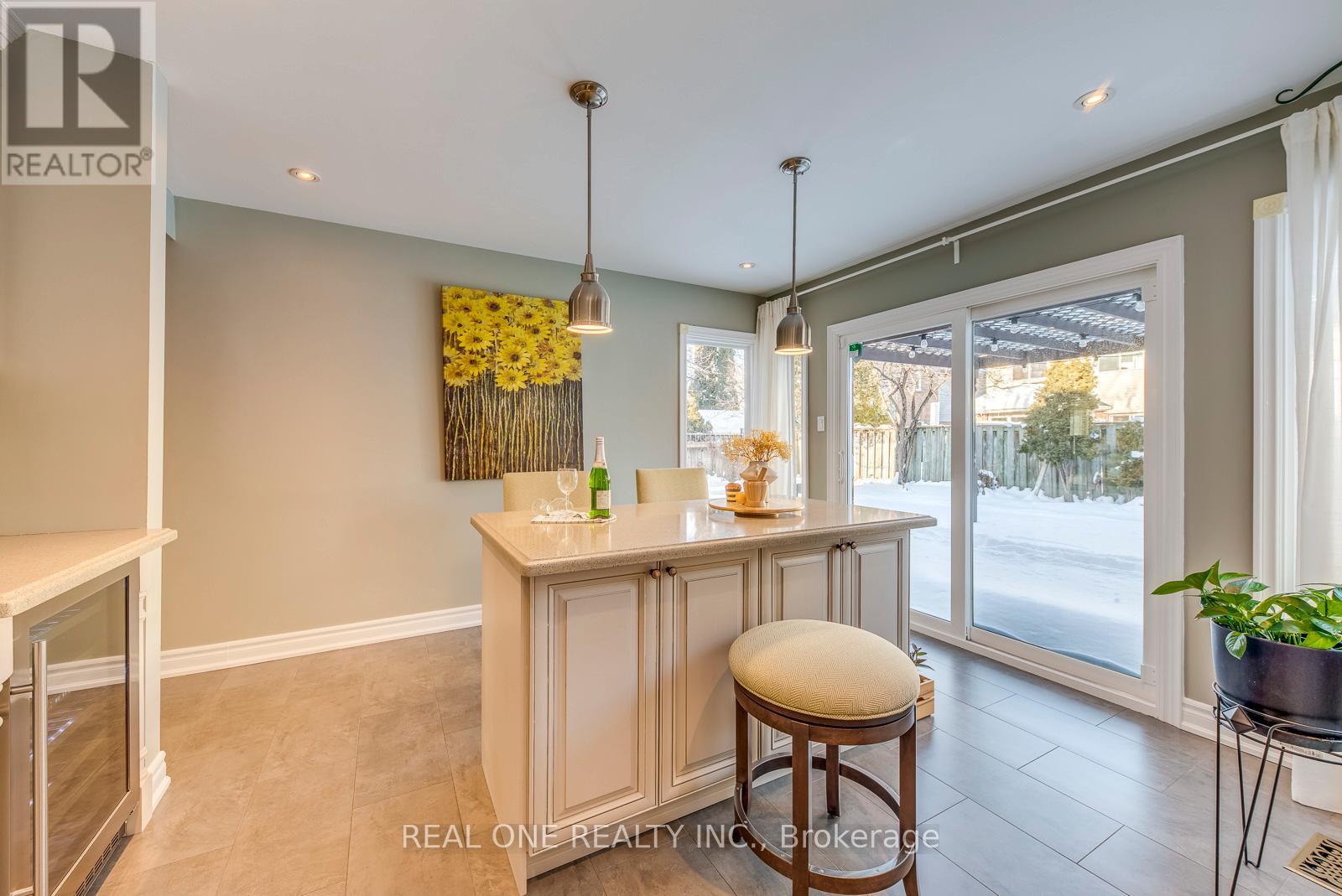 343 Northwood Drive, Oakville, Ontario  L6M 1M8 - Photo 17 - W12747780