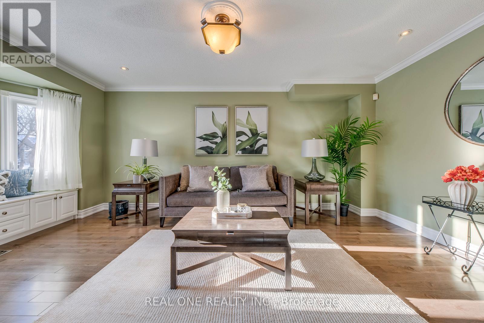 343 Northwood Drive, Oakville, Ontario  L6M 1M8 - Photo 5 - W12747780